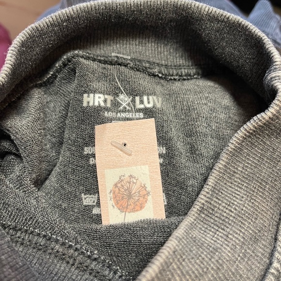 Ultra soft Holly Jolly sweatshirt new with tags - Picture 3 of 3